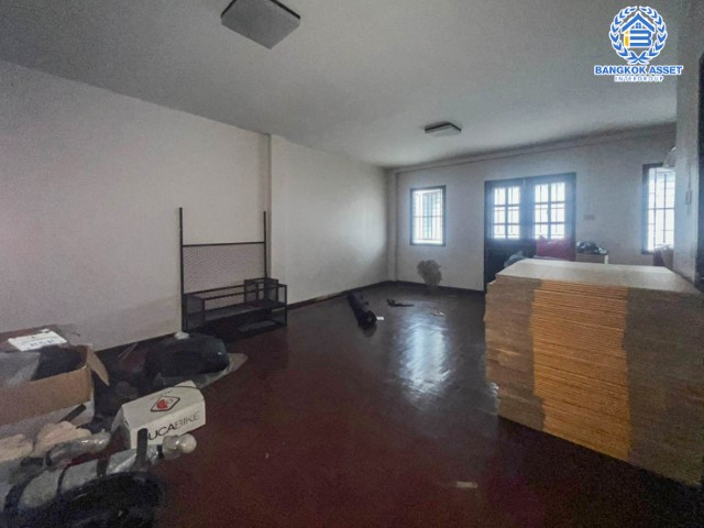 *****ทาวน์โฮม 3 ชั้น มือสองย่านนนทบุรี ม.พิบูลย์การ์เด้นวิลล์ พิบูลย์สงคราม16  เนื้อที่ 26.20 ตร.ว. ฟังก์ชัน 4 ห้องนอน 5 ห้องน้ำ จอดรถได้ 1 คัน บนสุดยอดทำเล! เชื่อมถนนพิบูลย์สงคราม, วงศ์สว่าง, นครอินทร์ และติวานนท์ ใกล้รถไฟฟ้าสายสีม่วง "สถานีแยกติวานนท์" ใกล้จุดขึ้นทางด่วน "ศรีรัช-วงแหวนรอบนอก" จองเลย!